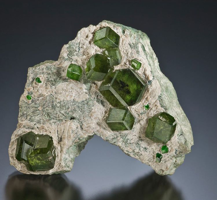 Andradite, Demantoid